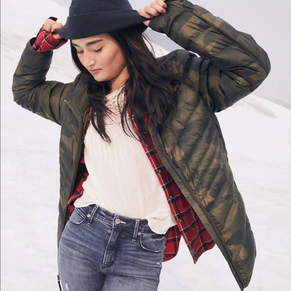 Abercrombie & Fitch Packable Down Puffer Jacket - Picture 2 of 7